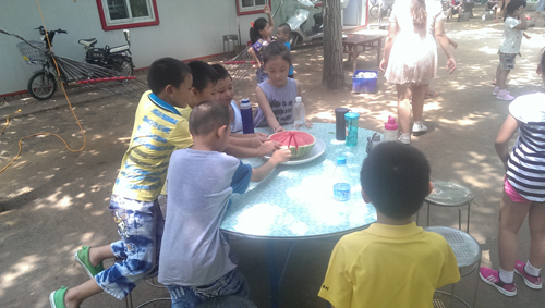 啟樂園暑期班組織戶外感統訓練